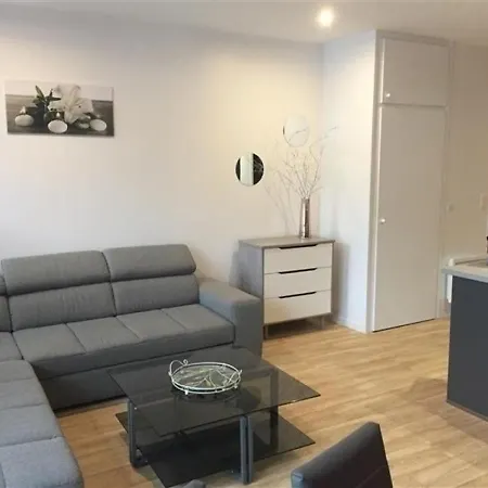 F 4 - 6 Couchages * לה מן-דור